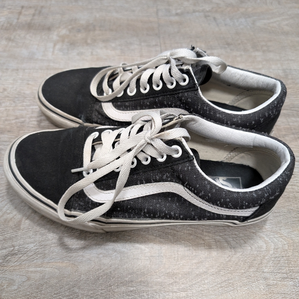 Vans Old Skool Low Top Shoes - Size 9 Well Worn